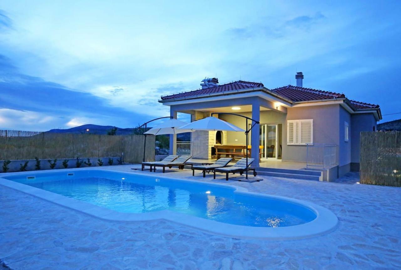 Modern Guest House Rak With Beautiful Pool Sibenik Exterior photo