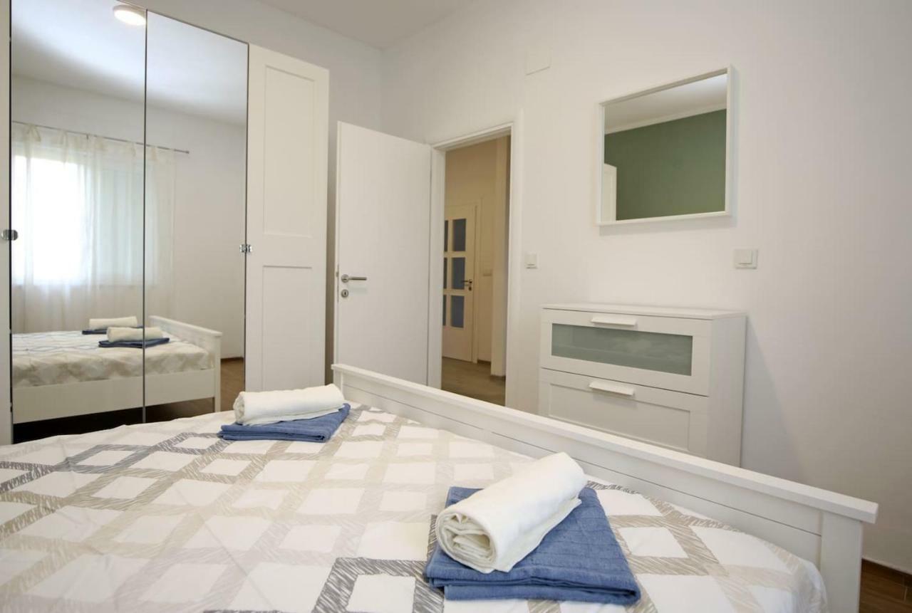 Modern Guest House Rak With Beautiful Pool Sibenik Exterior photo