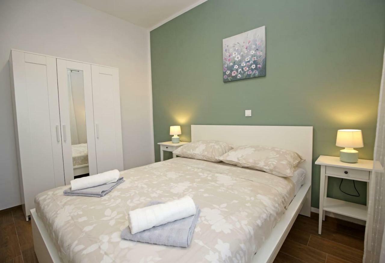Modern Guest House Rak With Beautiful Pool Sibenik Exterior photo
