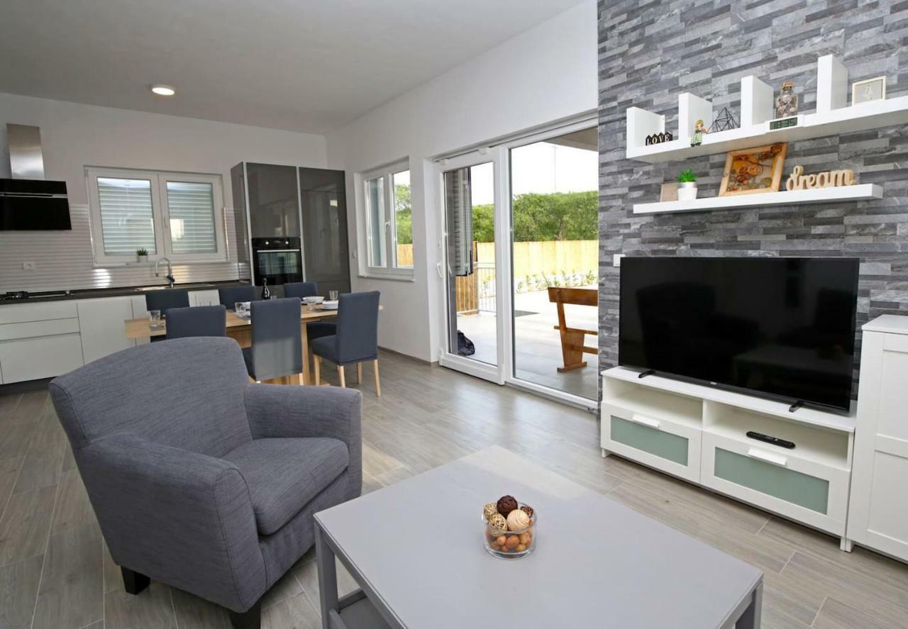 Modern Guest House Rak With Beautiful Pool Sibenik Exterior photo