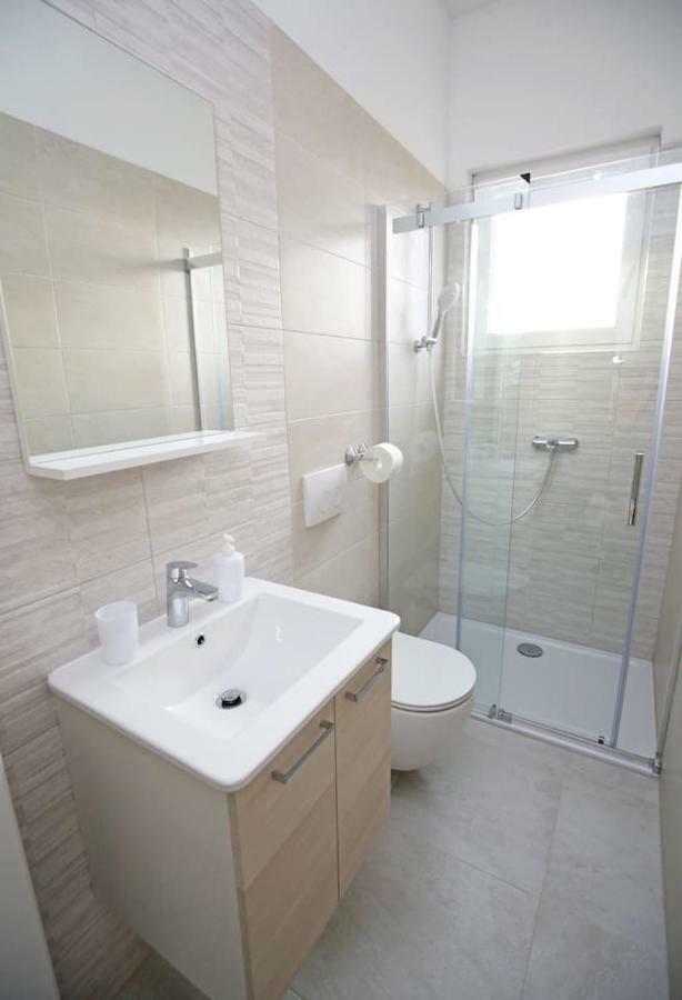 Modern Guest House Rak With Beautiful Pool Sibenik Exterior photo