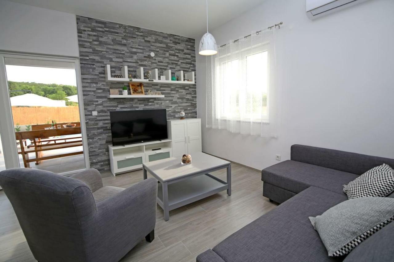 Modern Guest House Rak With Beautiful Pool Sibenik Exterior photo